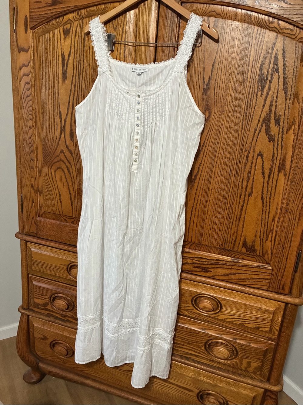 Eileen West Women’s XL White Sleeveless Eyelet Midi Nightgown Lace Buttons